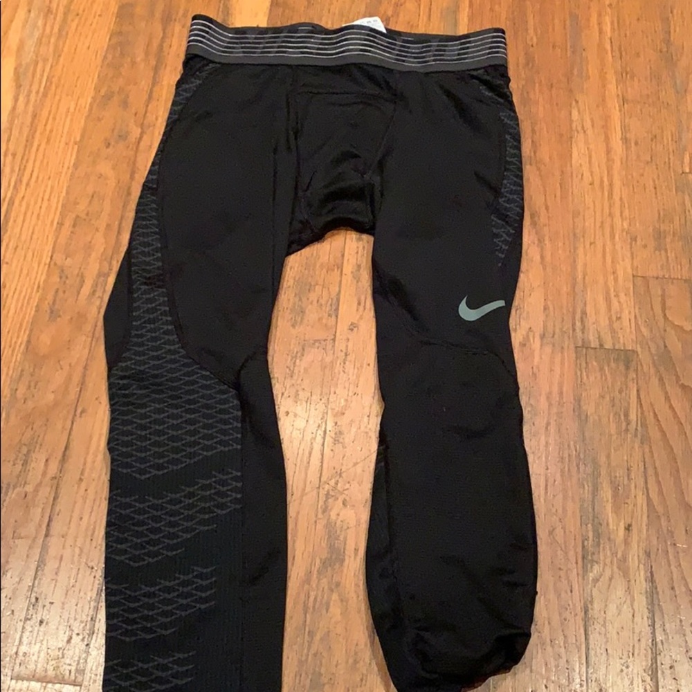 Black Nike Pro Hypercool compressions